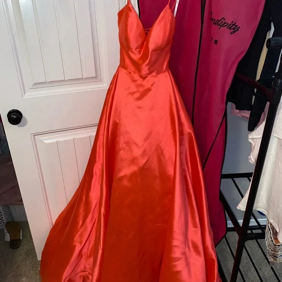 open lace back dress Popular Burgundy Prom Dresses with Tulle Ruffles 2018 Two Piece Prom Party Gowns O-Neck